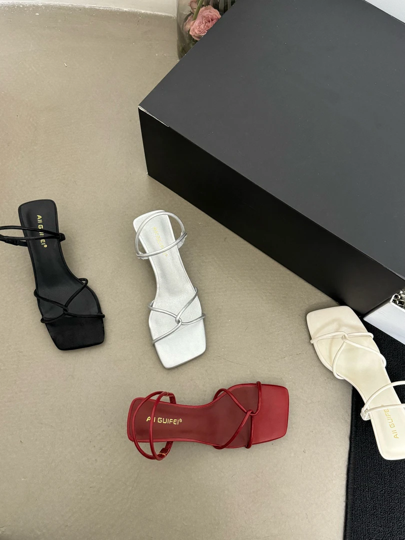 欧可女鞋～2025春夏新款两穿凉鞋法式坡跟仙女风鞋子银色拖鞋