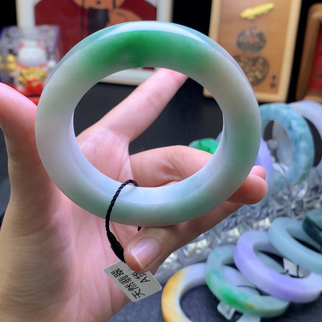 未镶嵌白底青定制翡翠