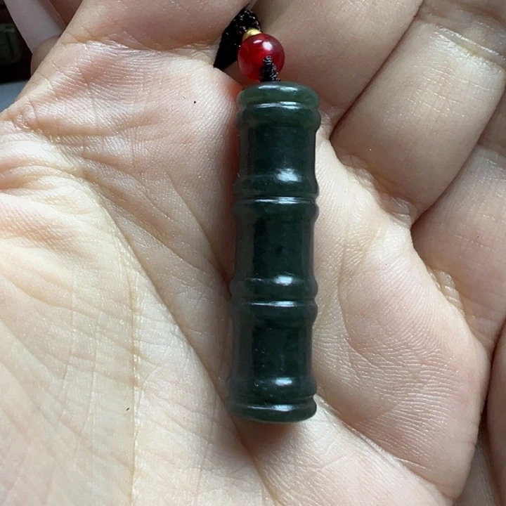 雪***狐和田玉未镶嵌颈饰