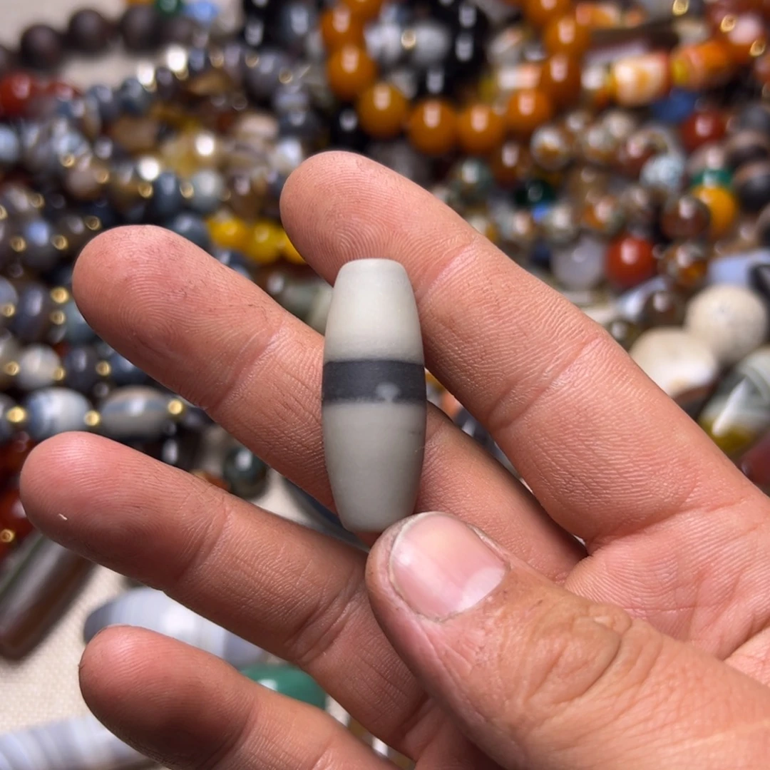 玛瑙/玉髓颈饰合金禅*心