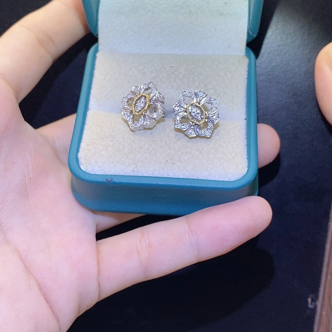 耳饰18K金镶嵌钻石宫廷风镂空菱形耳针k白