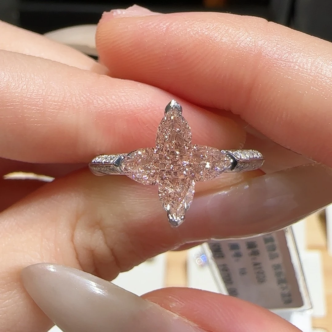 实验室培育钻石铂Pt950镶嵌2克拉粉钻lv