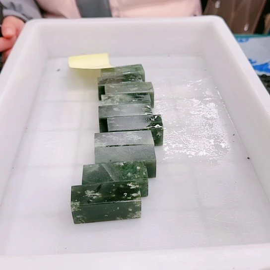 青田石袁*?0000000000000000