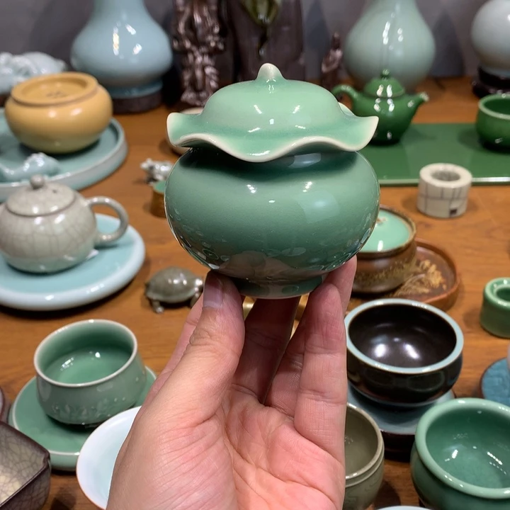 龙泉青瓷手工茶叶罐