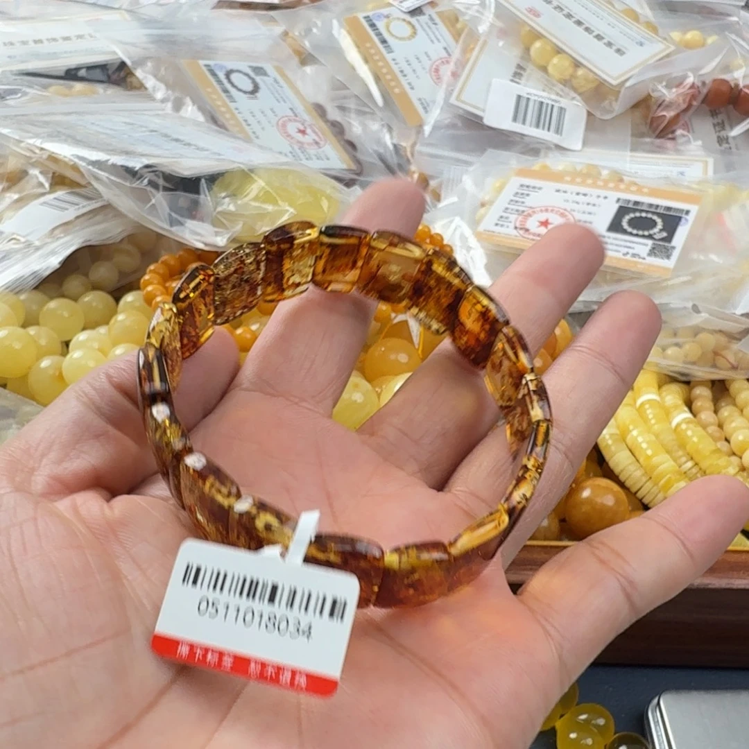 未镶嵌琥珀珠宝奇石