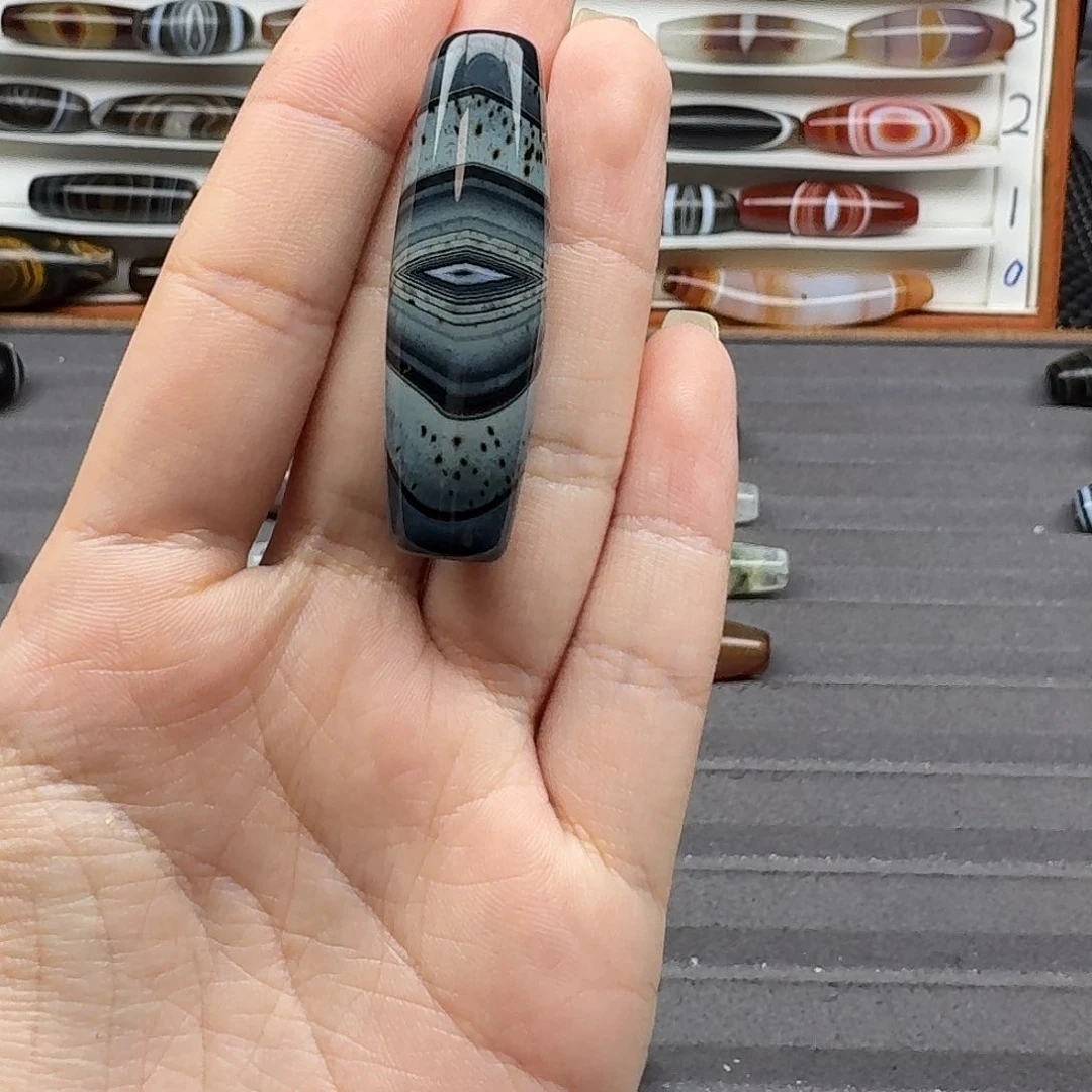 琪***子玛瑙/玉髓合金珠宝半成品