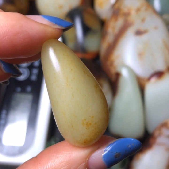 和田玉未镶嵌珠宝奇石