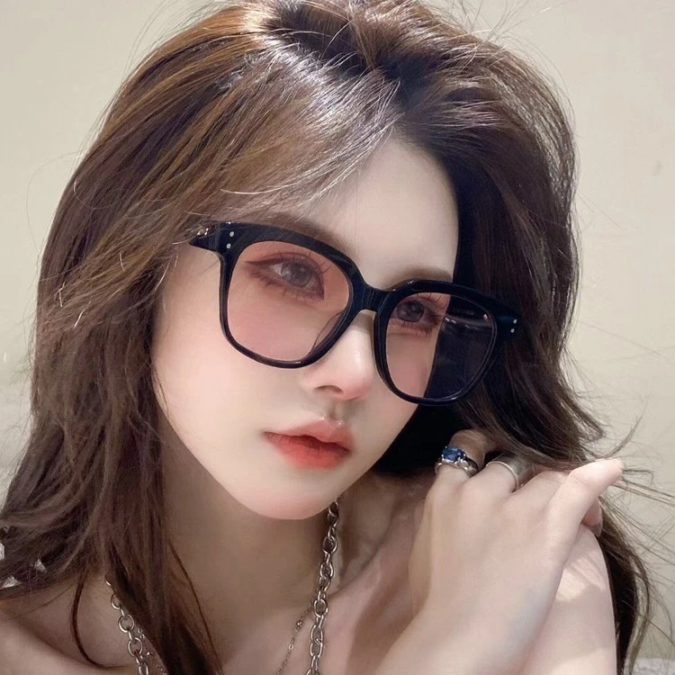 新款腮红渐变色太阳镜女潮防紫外线墨镜黑框遮阳时尚方形圆脸显瘦