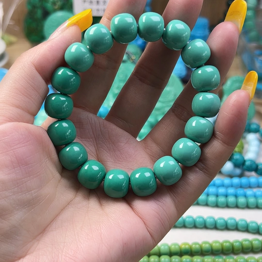 湖北工厂批发精选绿色松原石打磨手串雕刻特色DIY配饰