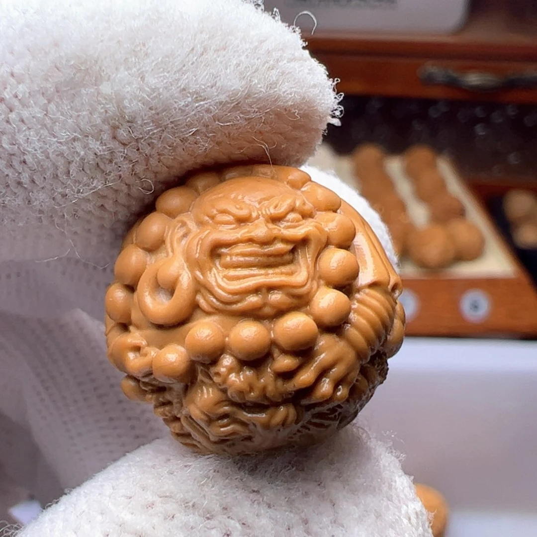 猴头核桃吊坠精工伏虎18