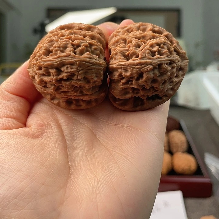 文玩核桃把件小*?三角白