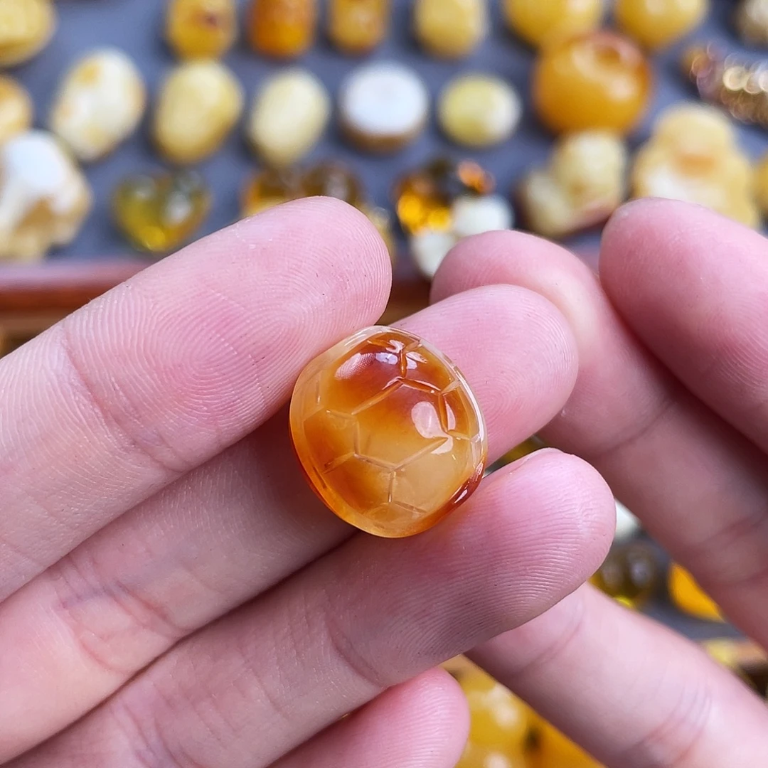 琥珀未镶嵌珠宝奇石