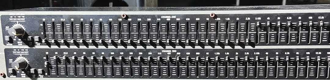 不包邮 dbx 均衡器一台