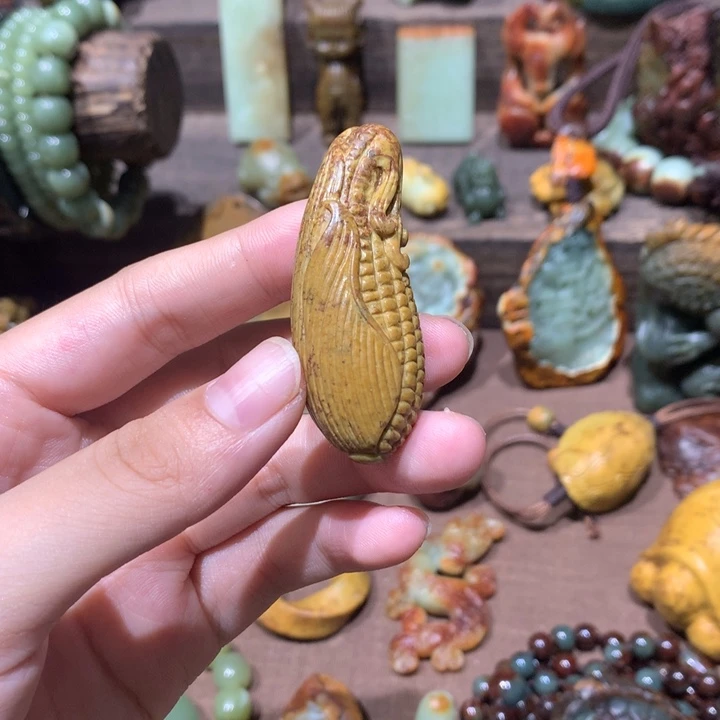 岫岩河磨玉（透闪石质玉）未镶嵌挂件