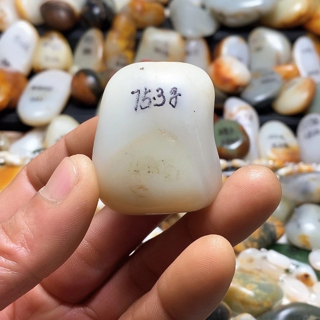 和田玉颈饰未镶嵌吊坠