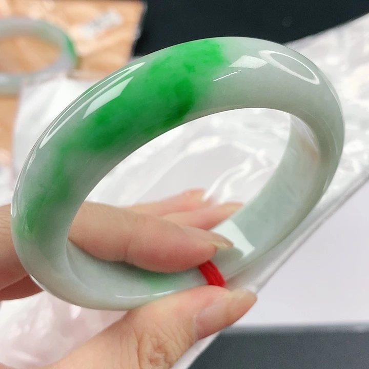 未镶嵌手镯翡翠，826