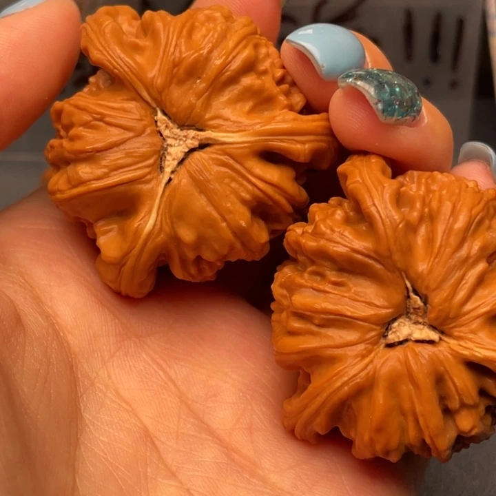 纨***爷文玩核桃吊坠白狮子