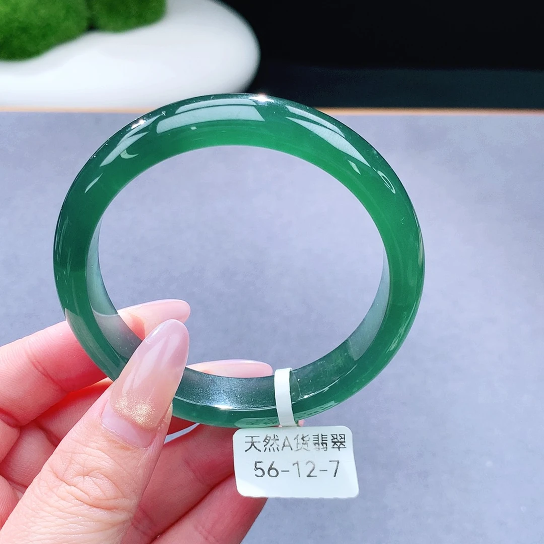 未镶嵌手镯（圆镯）翡翠