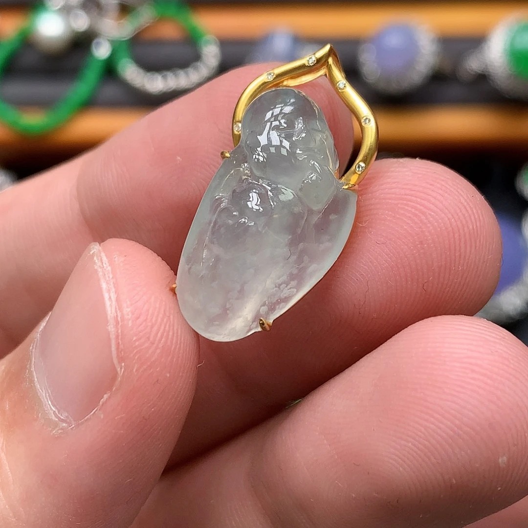 翡翠18K金镶嵌颈饰翡翠