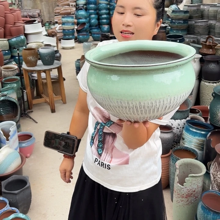 30口18高瑕疵一个盆子。