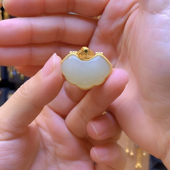 和田玉银S925镀金镶嵌颈饰
