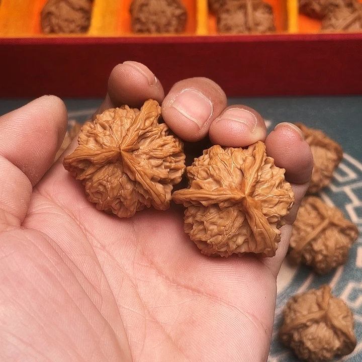 X***Z文玩核桃吊坠一图一物