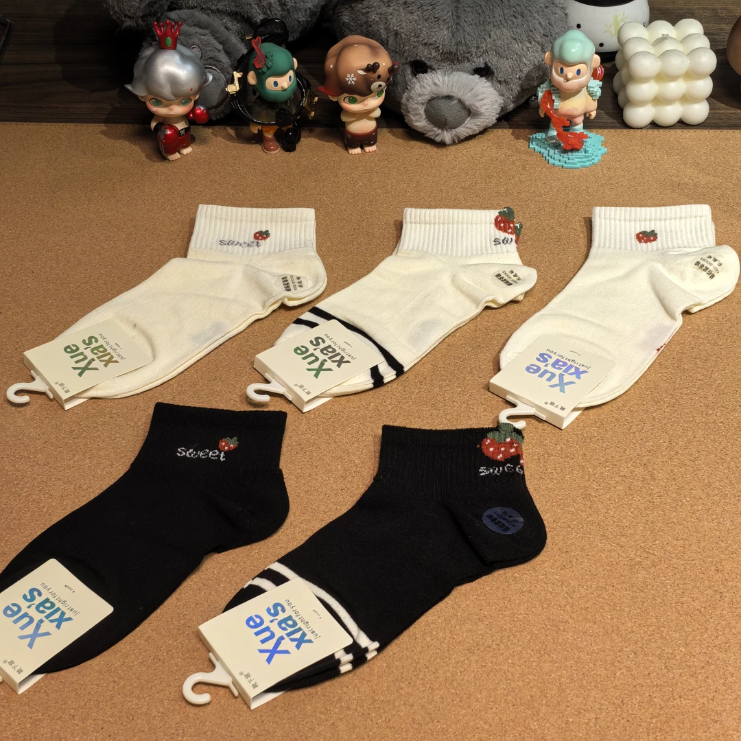 WZ057春夏女士草莓短袜三白两黑五双装包邮