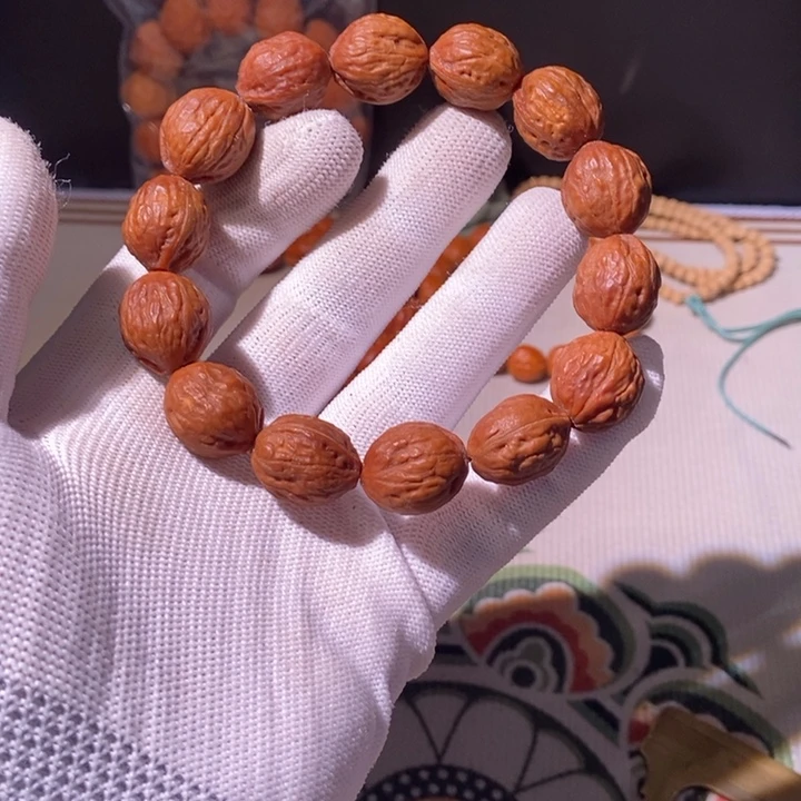 文玩核桃手串……37