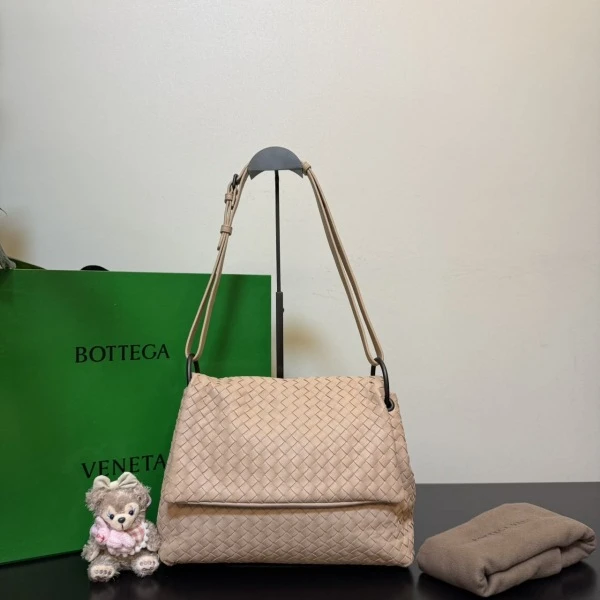 95新/包包/葆蝶家/250603SW0009