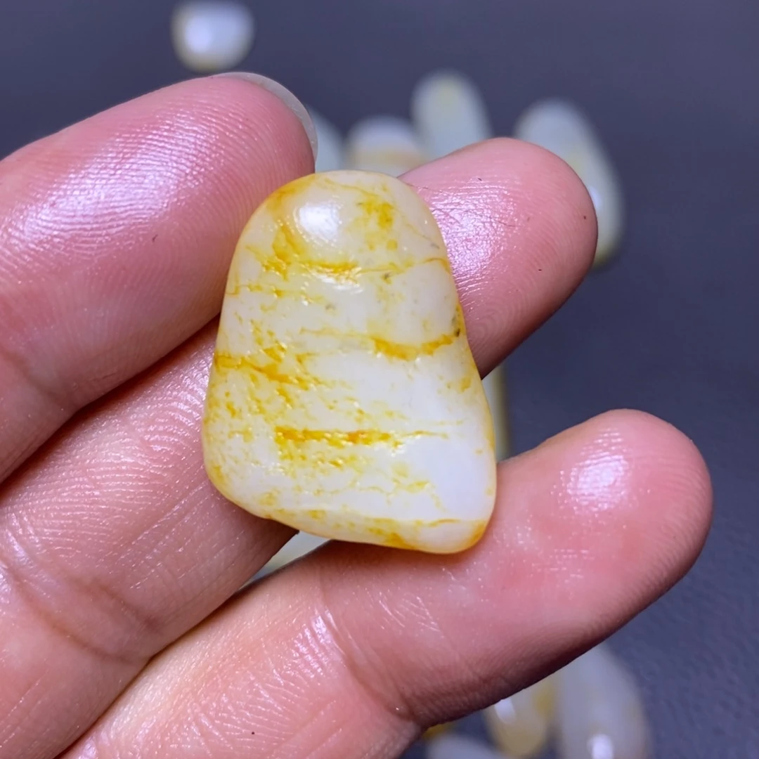 未镶嵌和田玉（糖玉）挂件