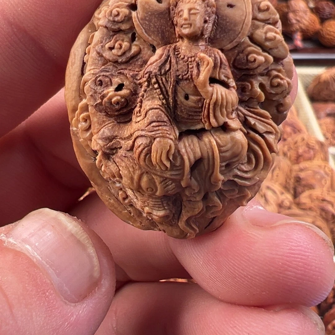 桃核吊坠桃核雕刻虚空藏菩萨