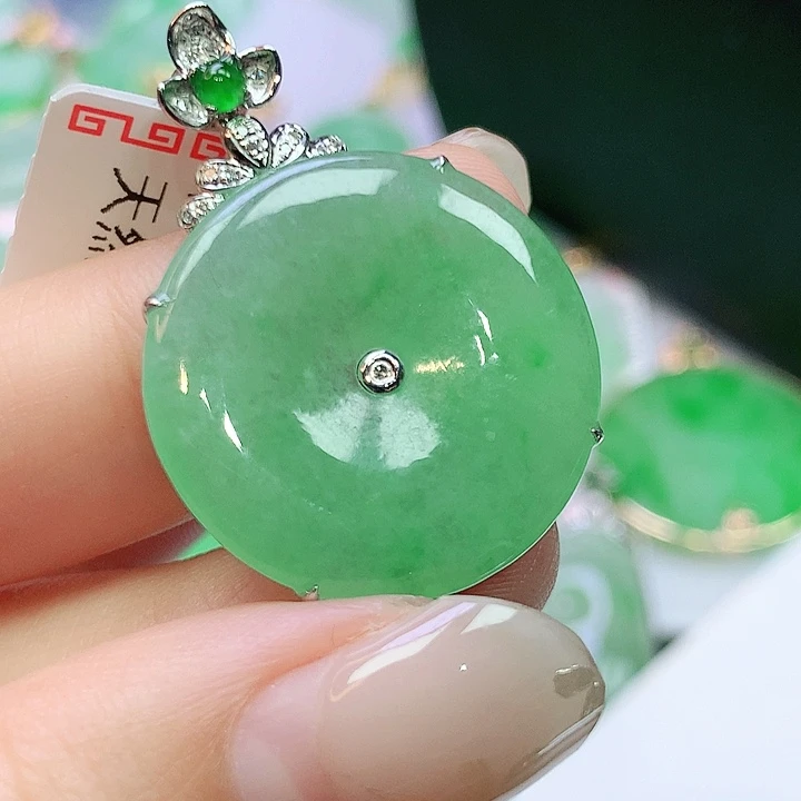 花***安翡翠未镶嵌颈饰翡翠