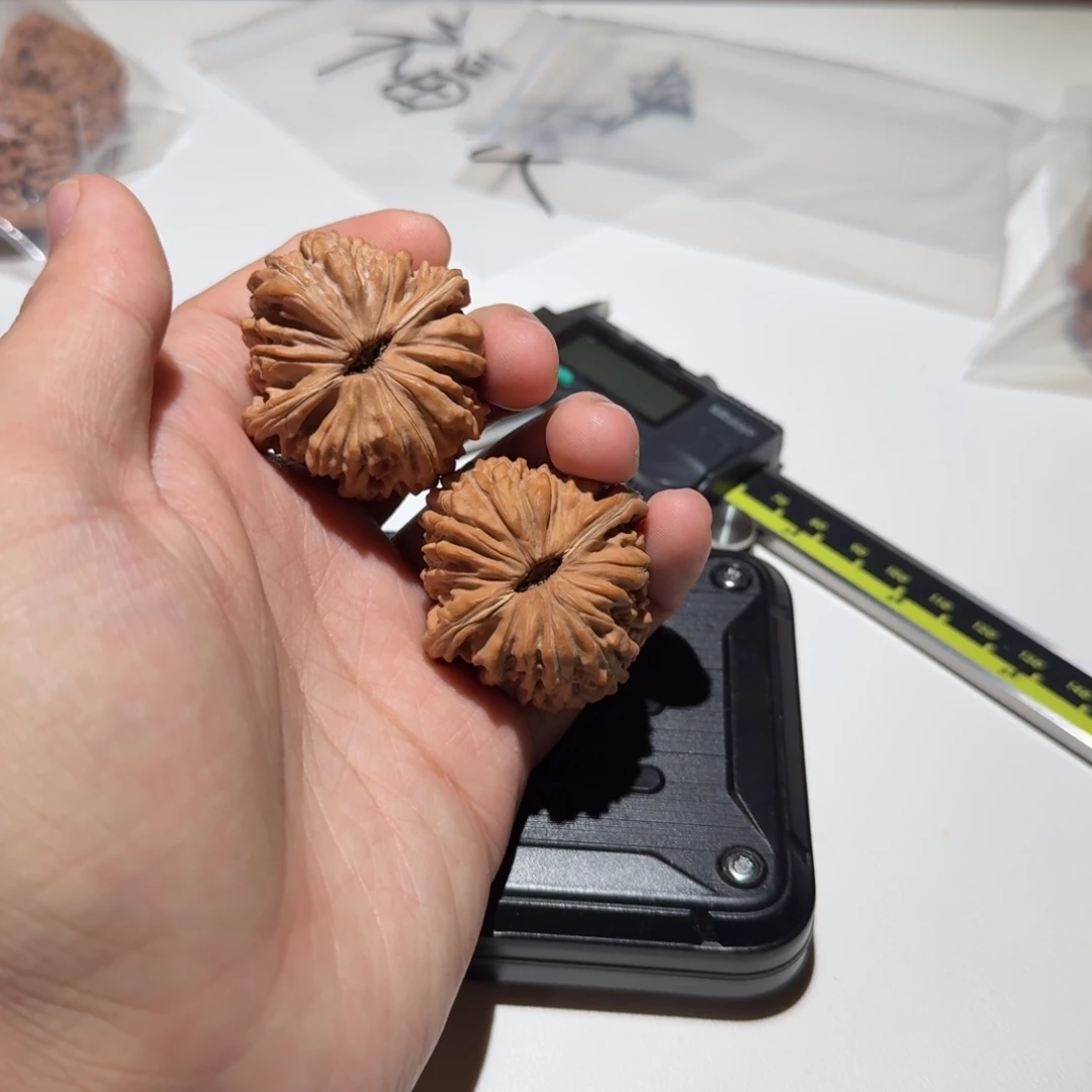 毳***毛文玩核桃吊坠40四座楼