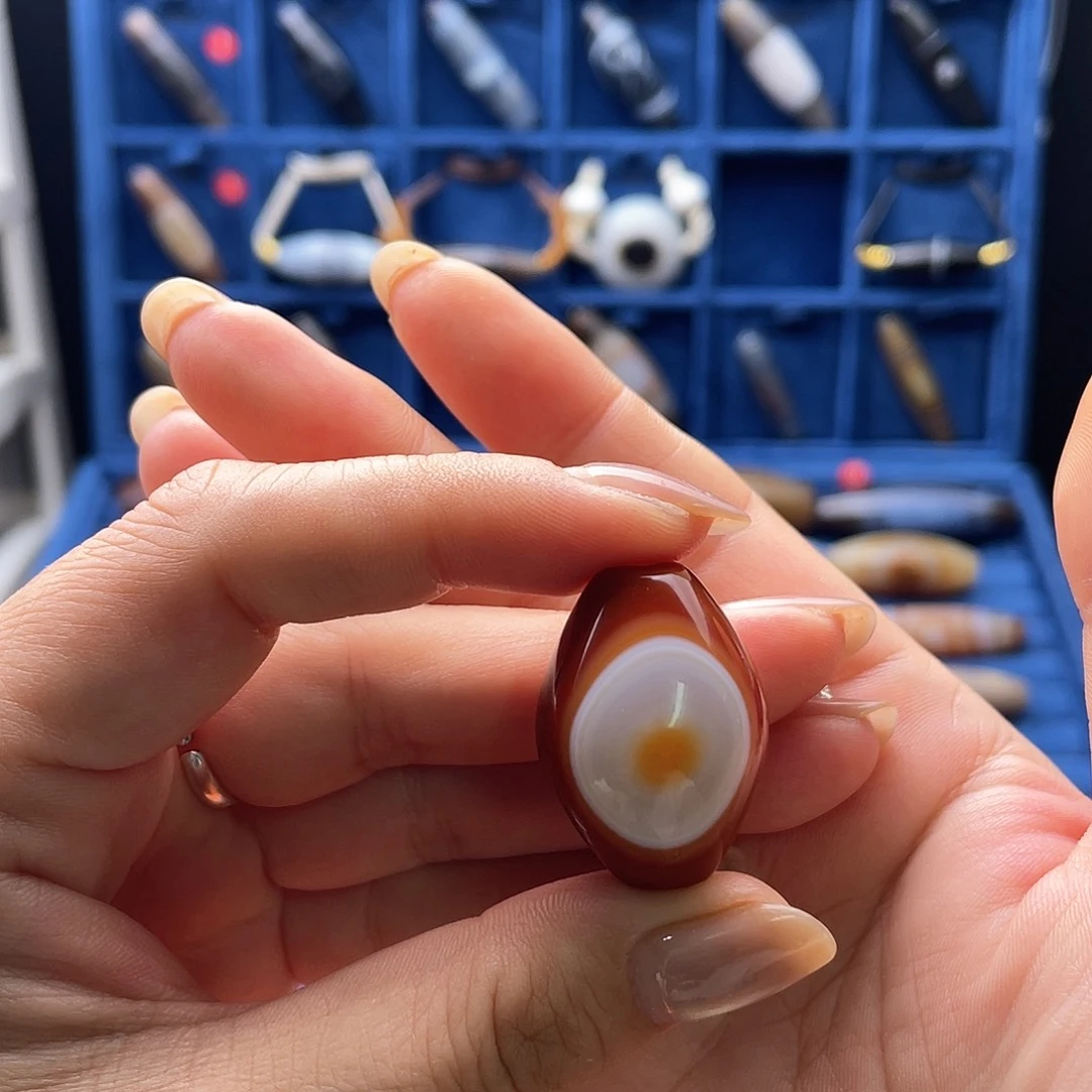 奇***琛玛瑙/玉髓未镶嵌珠宝半成品