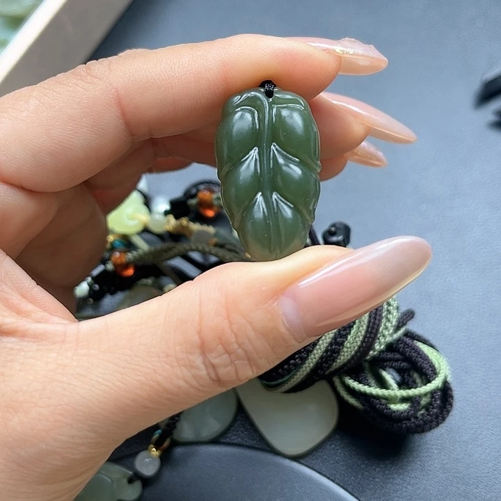 【闪购商品】颈饰未镶嵌和田玉