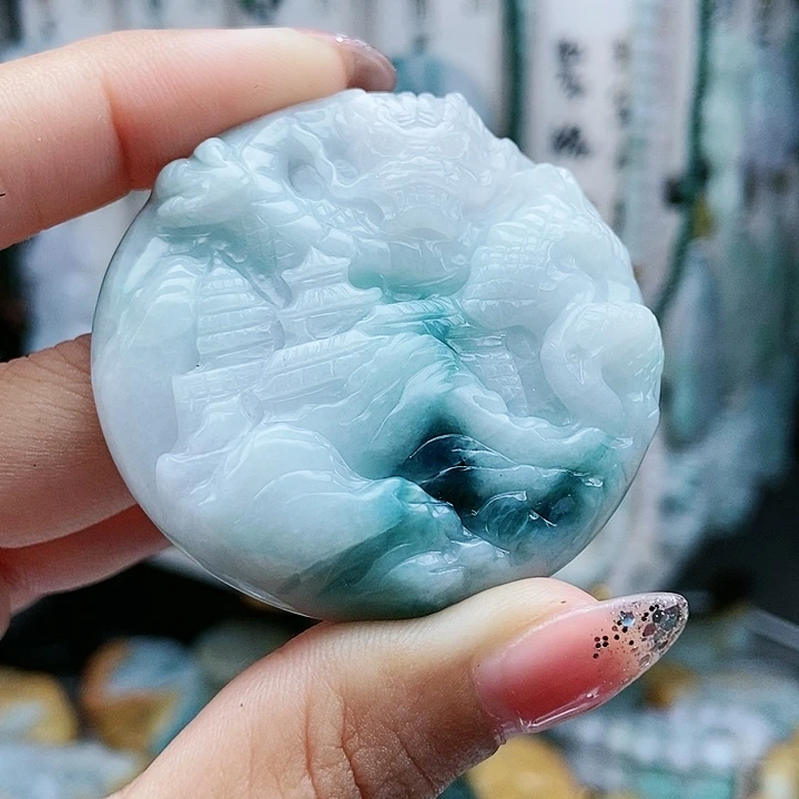 颈饰足铂镶嵌翡翠翡翠