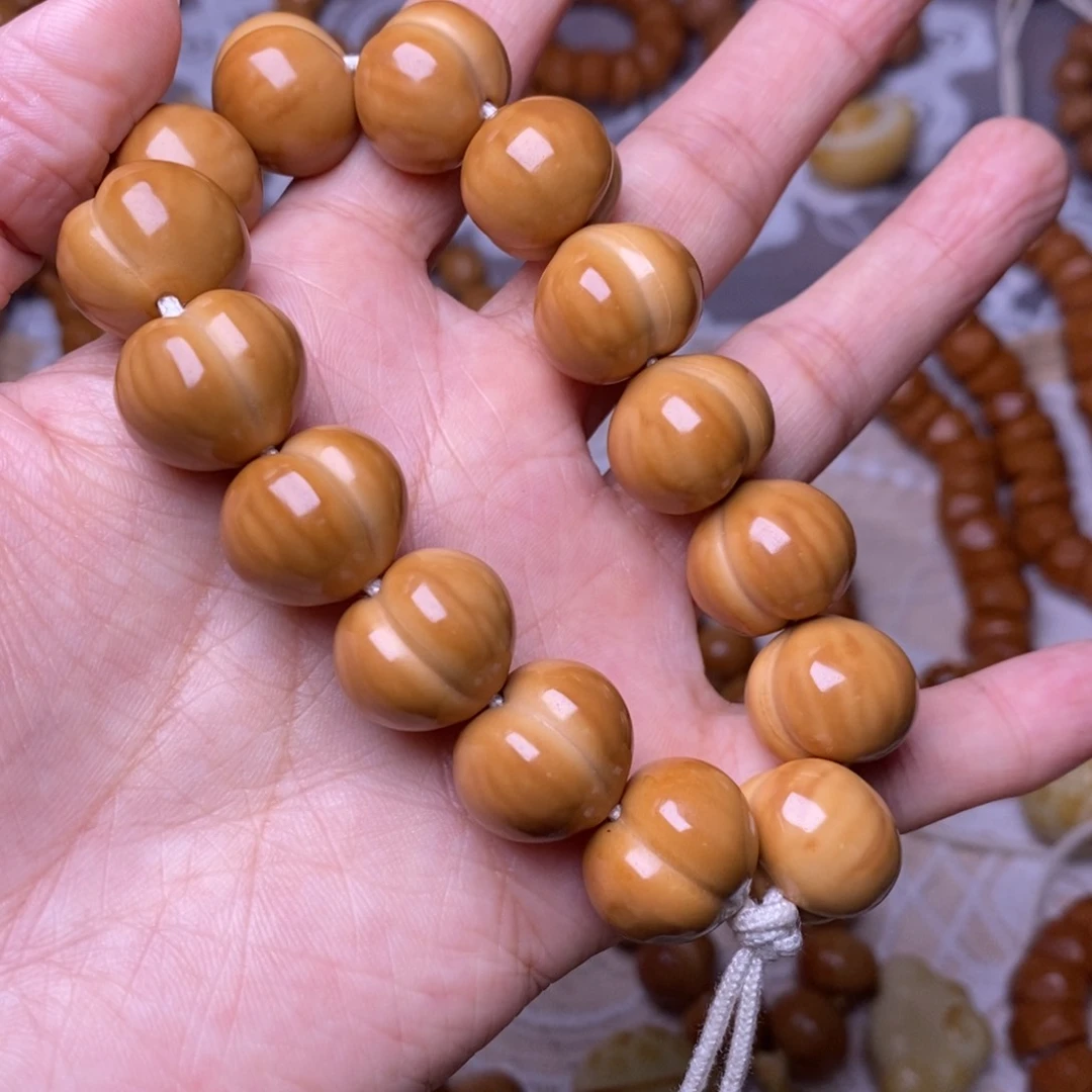 把件猴头核桃柯基屁桃高定