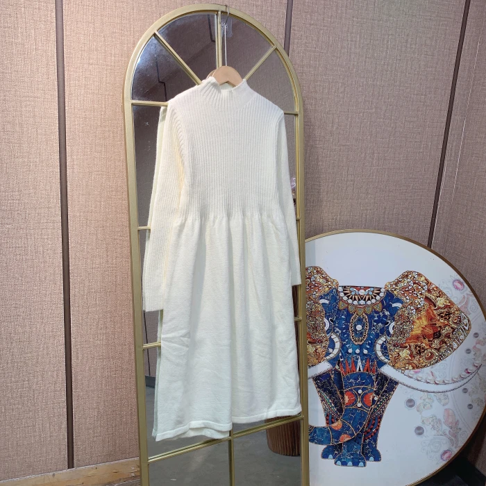 DD180孕妇白色毛衣连衣裙100-140