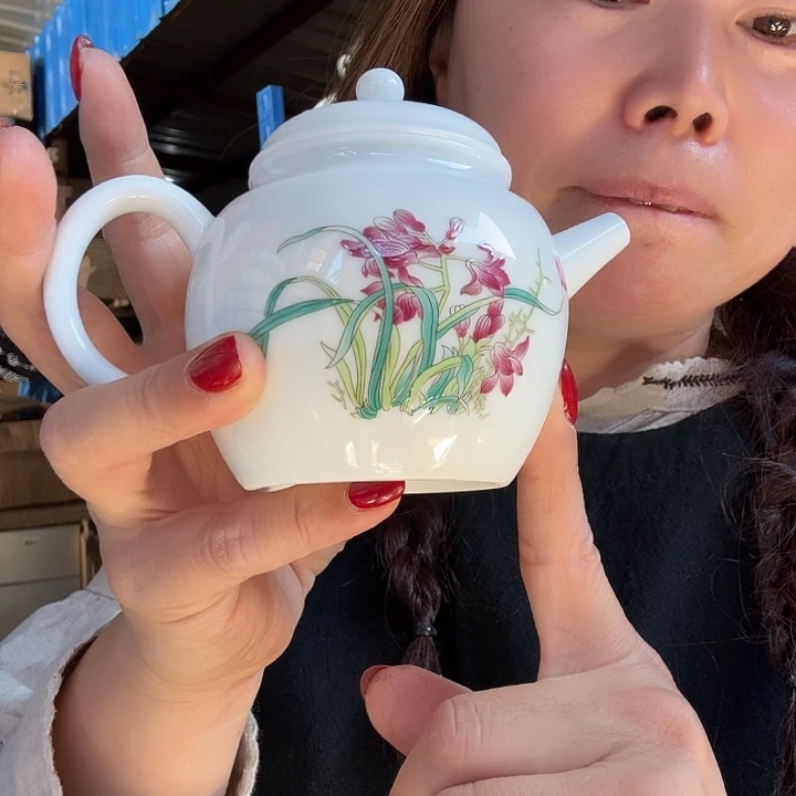 羊脂玉瓷蓝花款茶壶