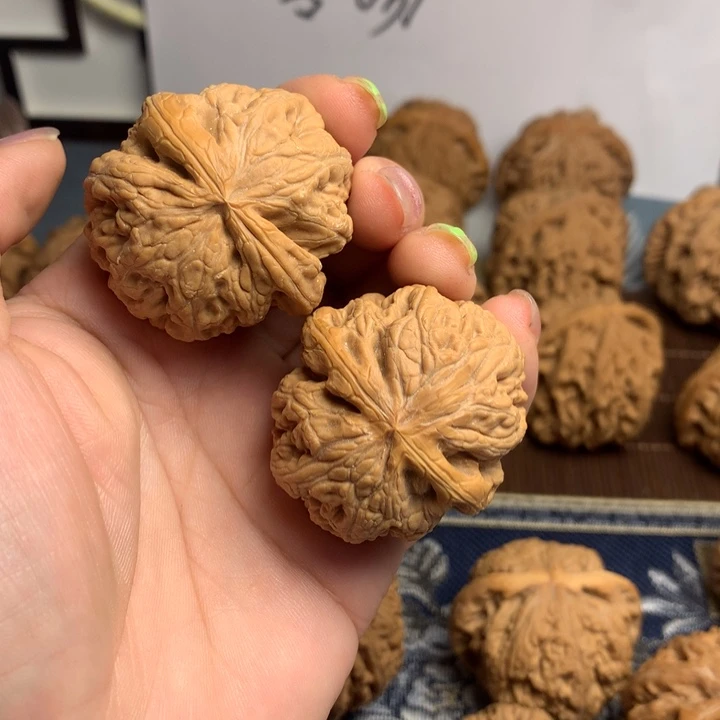 吊坠文玩核桃小***绮粗筋