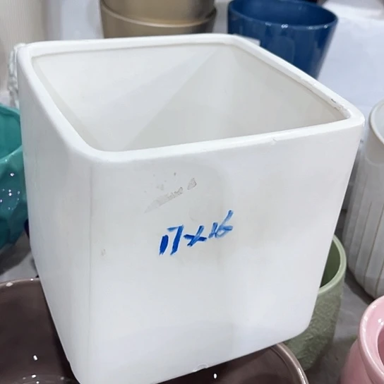 多肉绿植陶瓷花盆9.9包邮，有孔