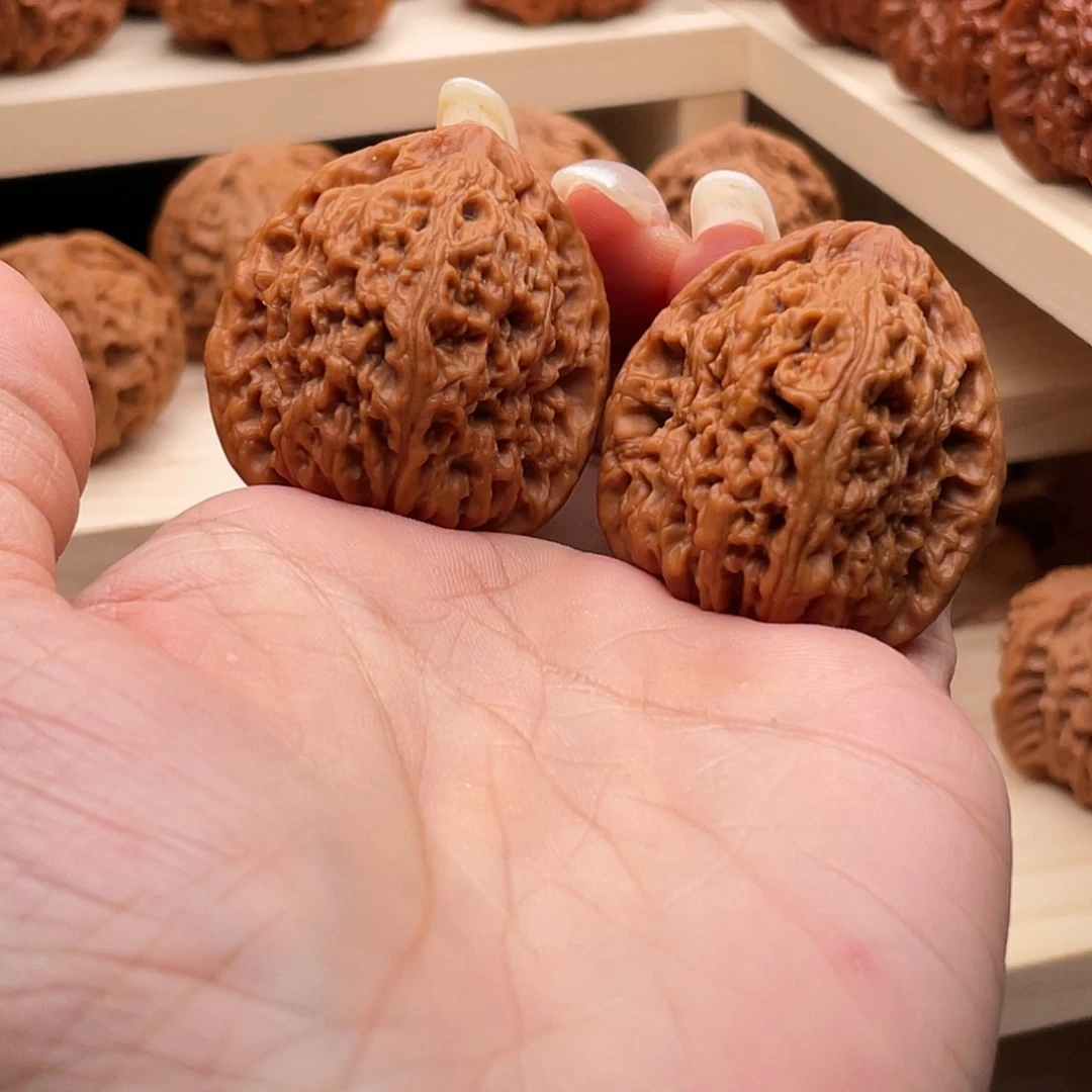 L***N桃核把件南疆石…焕