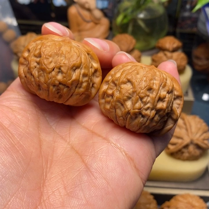 【闪购商品】把件文玩核桃石门