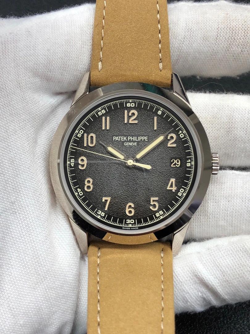 全新未使用 Patek Philippe/百达翡丽 5226G-001，25年2月带云鱼