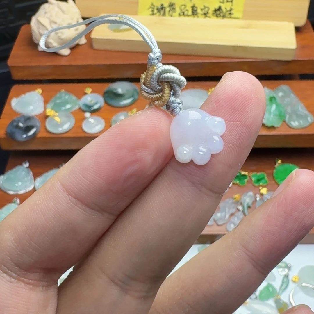 翡翠未镶嵌颈饰小猫爪