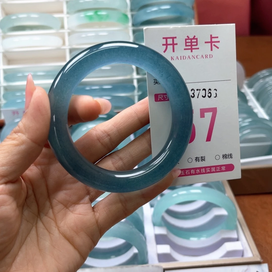 呃***呃石英岩玉手镯未镶嵌