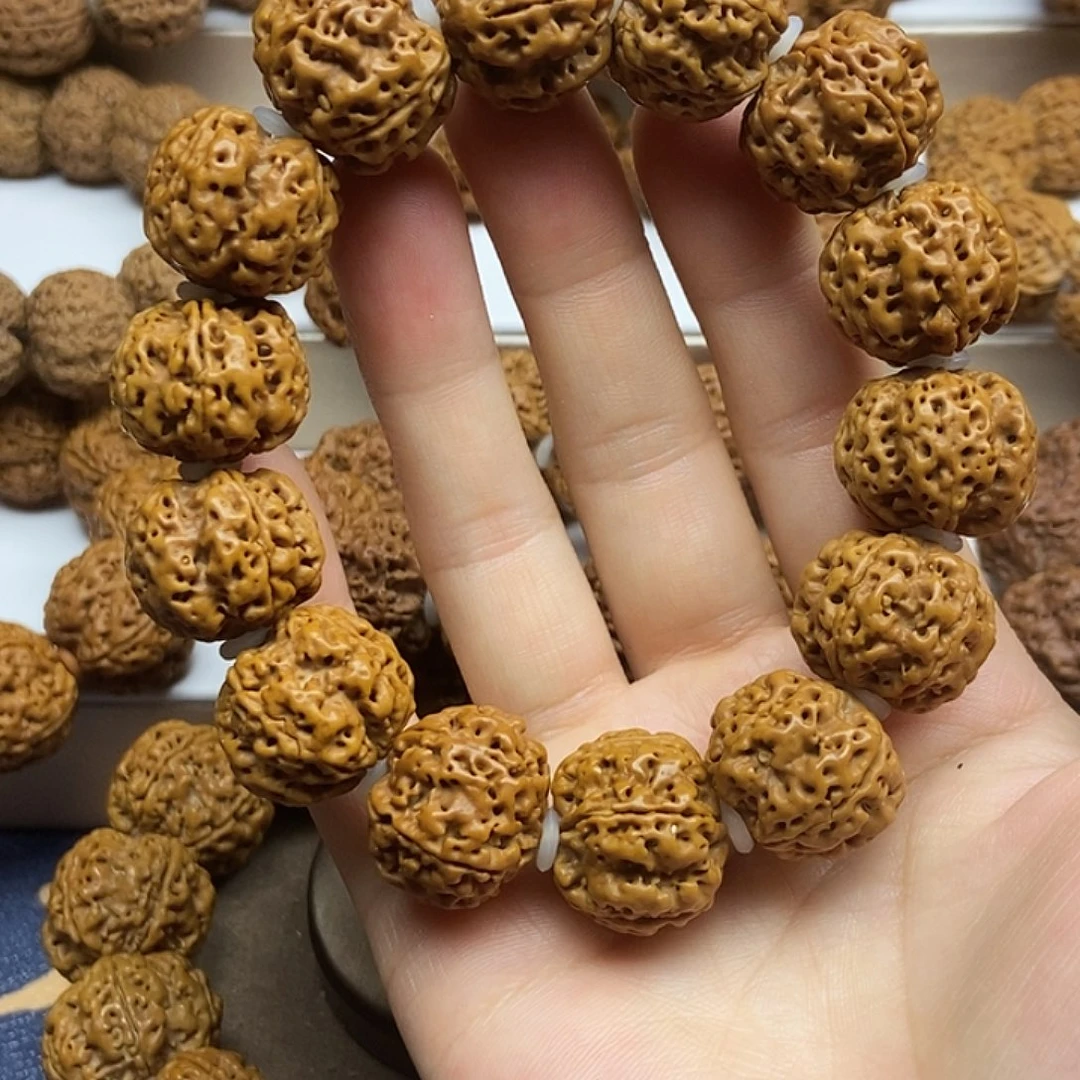 金刚菩提吊坠蜂王梅花