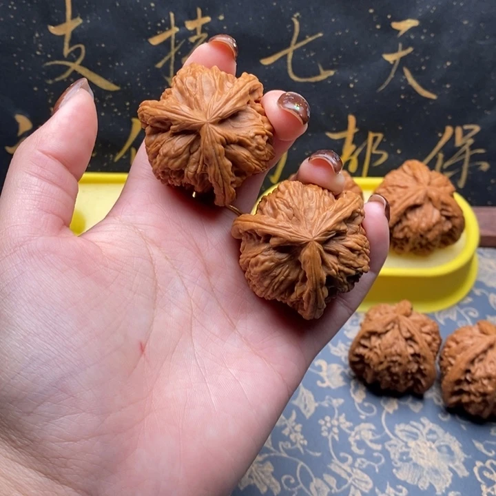 已***置吊坠文玩核桃白狮子