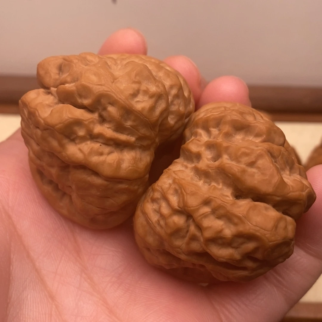 【闪购商品】把件文玩核桃边43左右