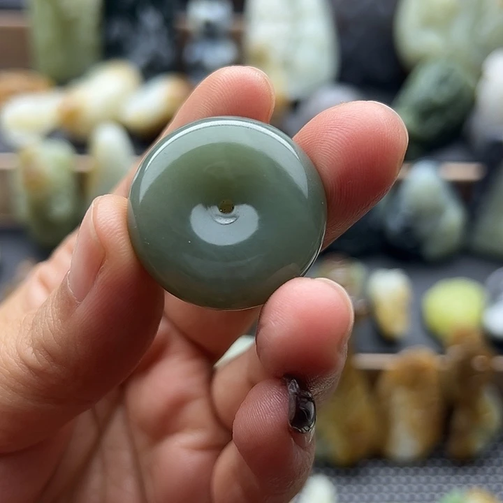 和田玉（糖玉）未镶嵌颈饰